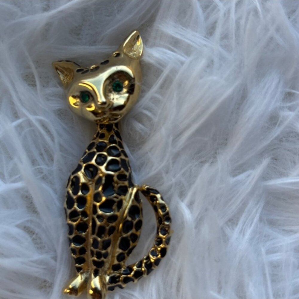 Vintage Gold-Tone Leopard Cat Brooch With Green Rhinestone Eyes & Black Enamel